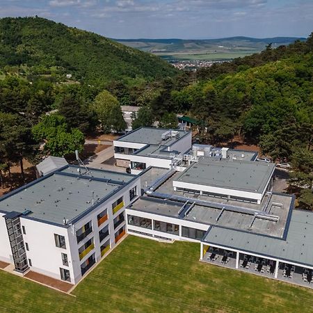 Rakoczi Hotel, Tabor Es Rendezvenykoezpont Шаторальяуйхей Экстерьер фото