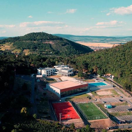 Rakoczi Hotel, Tabor Es Rendezvenykoezpont Шаторальяуйхей Экстерьер фото