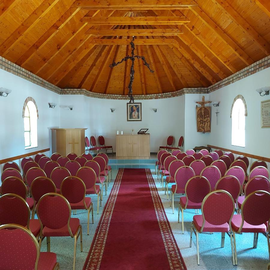 Rakoczi Hotel, Tabor Es Rendezvenykoezpont Шаторальяуйхей Экстерьер фото