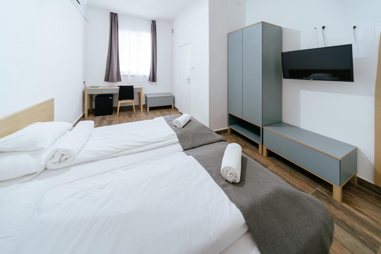 Rakoczi Hotel, Tabor Es Rendezvenykoezpont Шаторальяуйхей Экстерьер фото