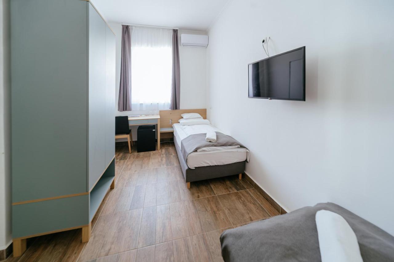 Rakoczi Hotel, Tabor Es Rendezvenykoezpont Шаторальяуйхей Экстерьер фото