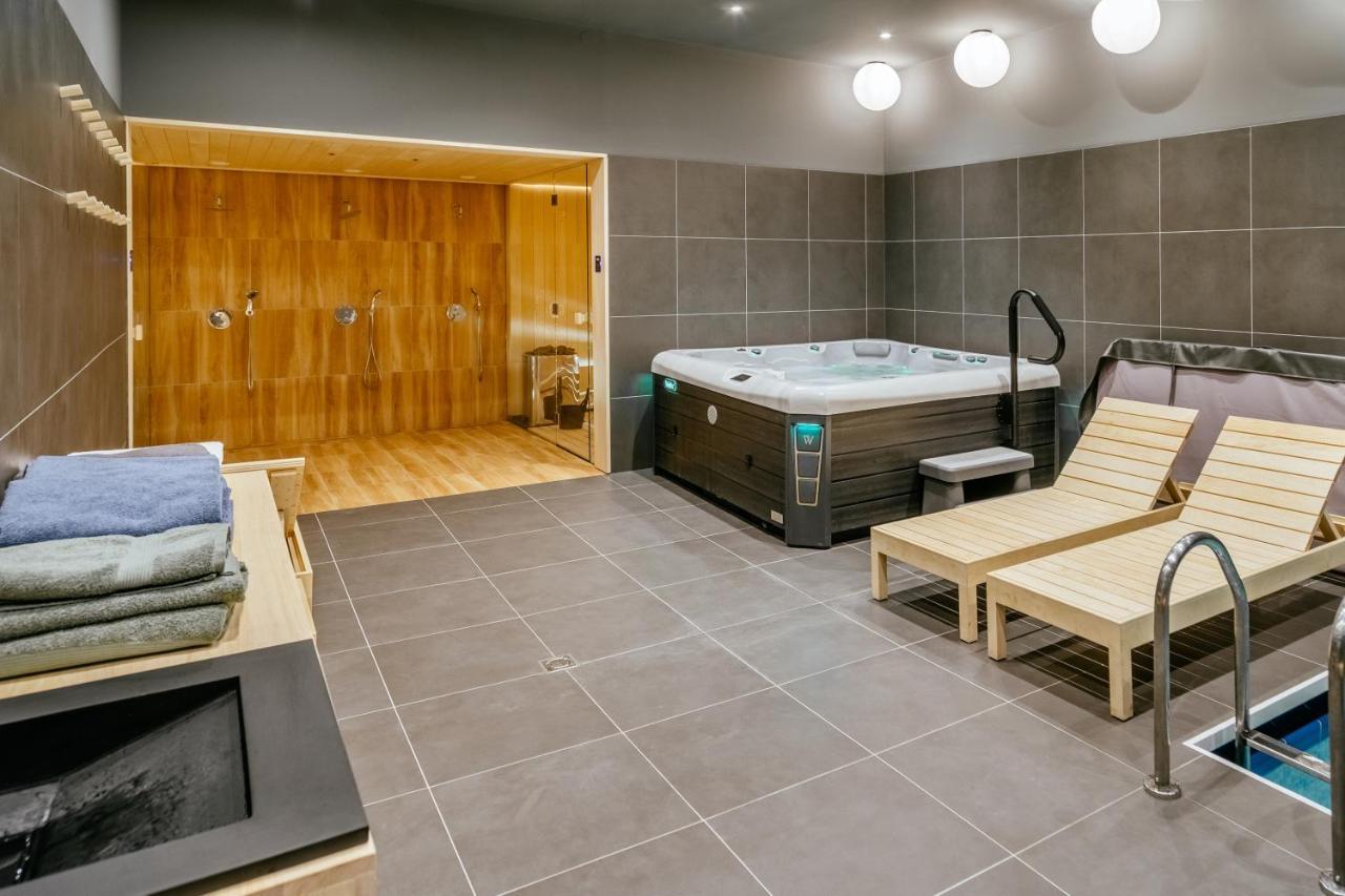 Rakoczi Hotel, Tabor Es Rendezvenykoezpont Шаторальяуйхей Экстерьер фото