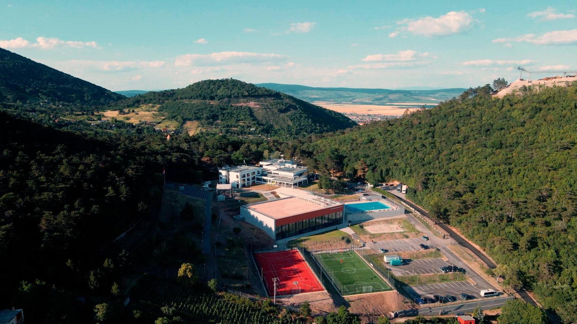 Rakoczi Hotel, Tabor Es Rendezvenykoezpont Шаторальяуйхей Экстерьер фото