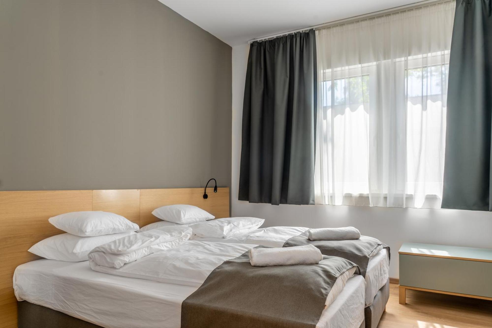 Rakoczi Hotel, Tabor Es Rendezvenykoezpont Шаторальяуйхей Экстерьер фото